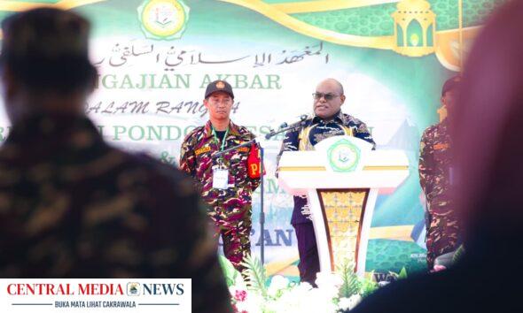 Gubernur Papua Tengah Meki Fritz Nawipa meresmikan Pondok Pesantren Riyadhul Qur’an di Distrik Wanggar, Nabire Barat, Sabtu (25/4/2026). (Dok Humas PPT)